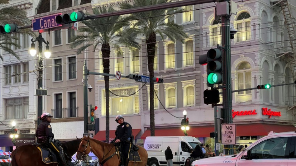 Un veh&iacute;culo se lanza contra la multitud en Nueva Orleans; 11 muertos y 35 heridos