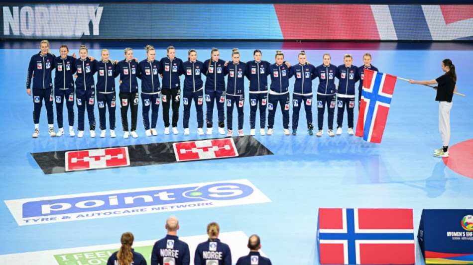 Handball: les Bleues face &agrave; leur b&ecirc;te noire norv&eacute;gienne d&egrave;s les demies