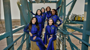 Katy Perry cumple vuelo espacial con tripulación 100% femenina