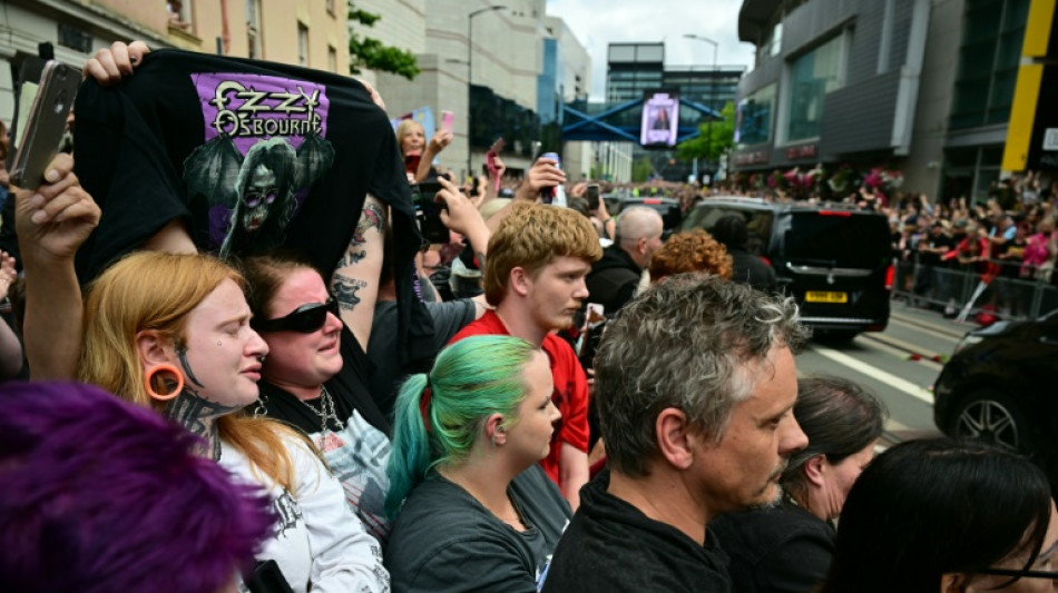 Cidade britânica de Birmingham se despede de Ozzy Osbourne