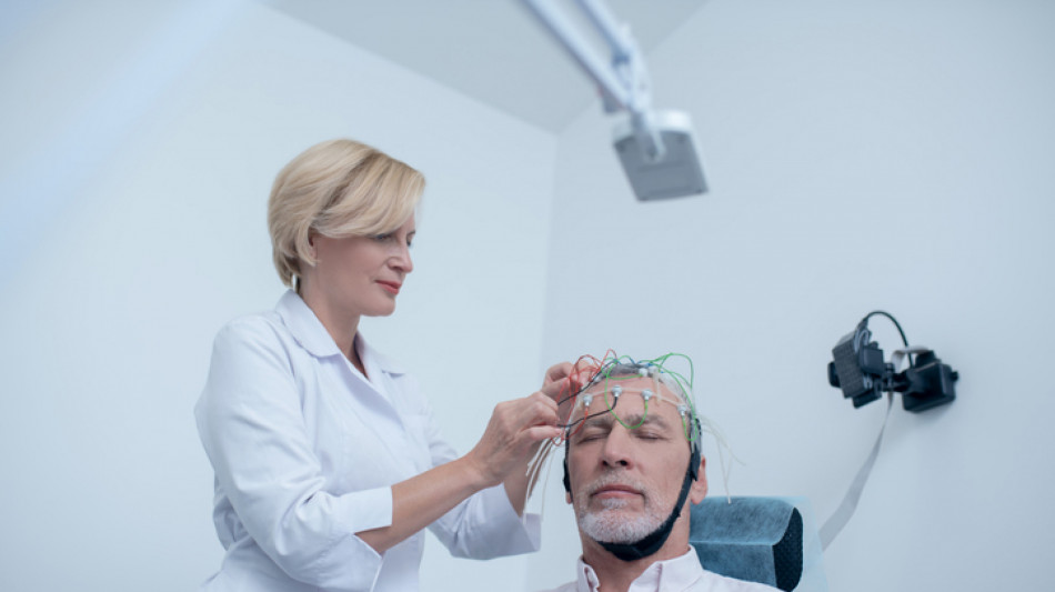 Rischio demenza si pu&ograve; vedere nel sonno registrando onde neurali