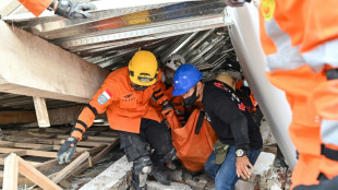 Un ni&ntilde;o de 6 a&ntilde;os es rescatado con vida dos d&iacute;as despu&eacute;s del sismo en Indonesia