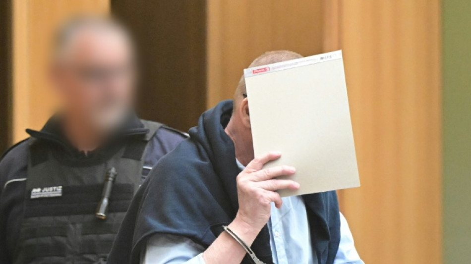 Neuf Allemands face aux juges pour avoir projet&eacute; un coup d'Etat