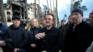 U2 lanza su primer trabajo con temas nuevos en casi una d&eacute;cada