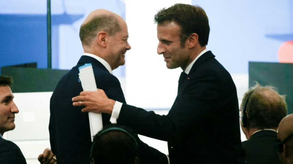 Scholz empf&auml;ngt Macron am Tag der deutschen Einheit in Berlin 