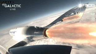 Une m&egrave;re et sa fille &agrave; bord du prochain vol spatial de Virgin Galactic