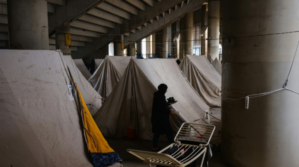 Dans le plus grand stade de Beyrouth, le "calvaire" des d&eacute;plac&eacute;s porteurs de handicap