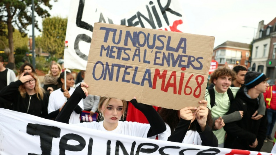 Les lyc&eacute;ens de nouveau dans la rue, avec l'appui inattendu de Greta Thunberg