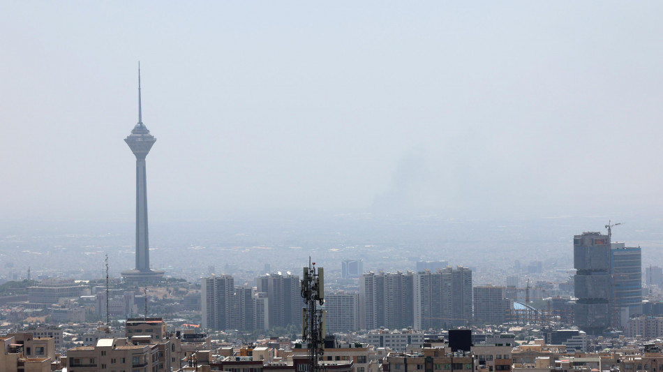 Raid di Israele nelle zone est e ovest di Teheran