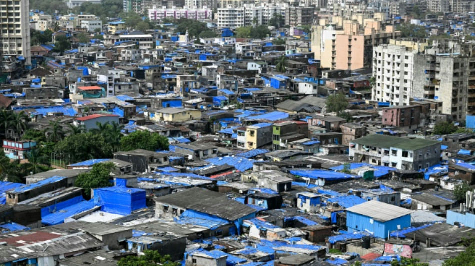 A Bombay, le plus grand bidonville d'Asie est à vendre