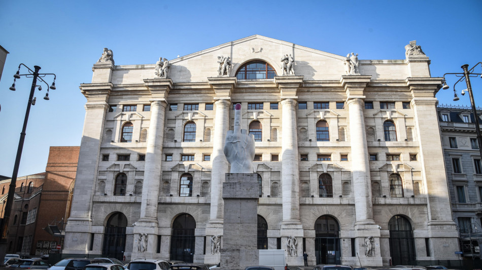 Borsa: Milano quasi in parit&agrave; (-0,05%), corre Leonardo