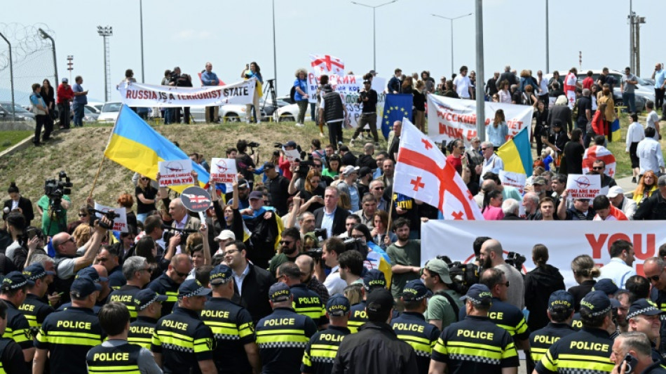 Premier vol Moscou-Tbilissi en quatre ans, l'opposition g&eacute;orgienne vent debout