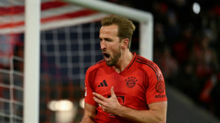 L&iacute;der Bayern de Munique vence Augsburg com hat-trick de Kane