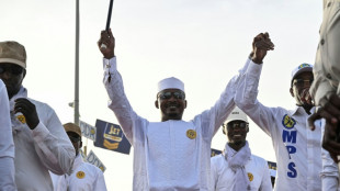 Pr&eacute;sidentielle au Tchad: le pr&eacute;sident et son Premier ministre chacun certain de l'emporter