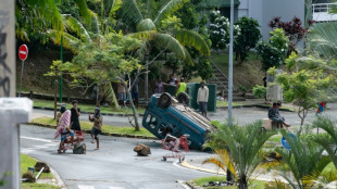 La Nouvelle-Cal&eacute;donie "plus calme", sauf dans des quartiers &agrave; "reprendre"