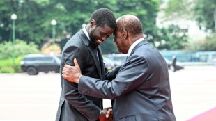 A Abidjan, le pr&eacute;sident s&eacute;n&eacute;galais veut "dissiper les incompr&eacute;hensions" dans la Cedeao