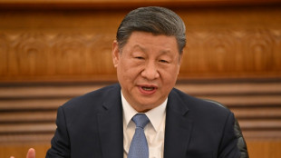 Xi alerta que protecionismo 'não leva a lugar nenhum' no início de viagem pelo sudeste asiático