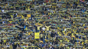Campeonato Turco &eacute; suspenso ap&oacute;s grave agress&atilde;o a &aacute;rbitro