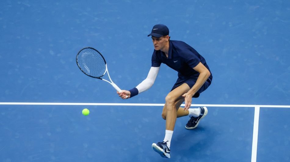 Pechino, Sinner deve lottare per piegare la resistenza di Atmane