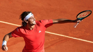 Tsitsipas vence Sinner e vai &agrave; final do Masters 1000 de Monte Carlo