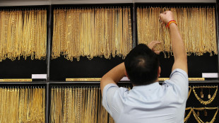 Il prezzo dell'oro sale a 3298 dollari l'oncia