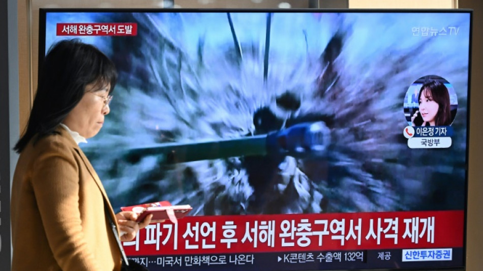 Pyongyang tire quelque 200 obus au large, ordre aux civils d'une &icirc;le sud-cor&eacute;enne d'&eacute;vacuer
