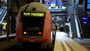 Bericht: Bahn plant bei Streiks in Weihnachtszeit mit l&auml;ngeren Z&uuml;gen