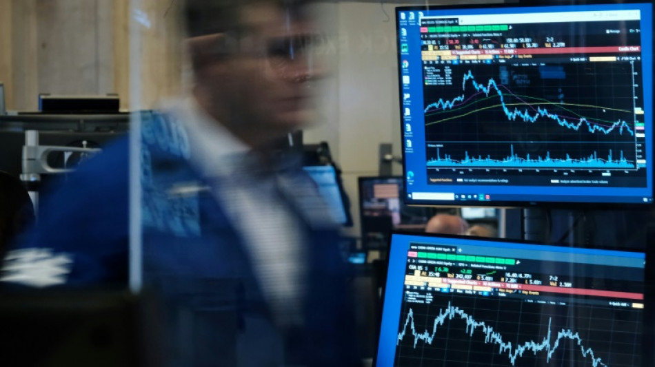 Wall Street ouvre en hausse, cherche un rebond apr&egrave;s une s&eacute;rie de baisses