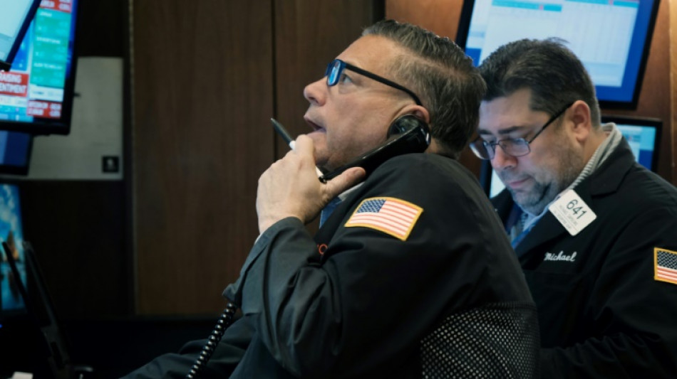 Wall Street d&eacute;marre en baisse une semaine &eacute;conomique tr&egrave;s charg&eacute;e