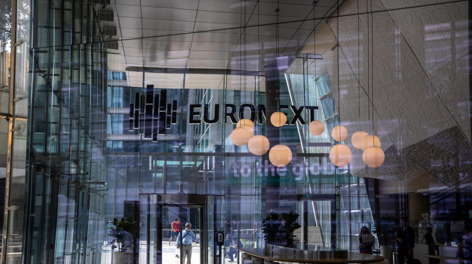 Borsa: l'Europa debole tra crisi in Francia e shutdown Usa