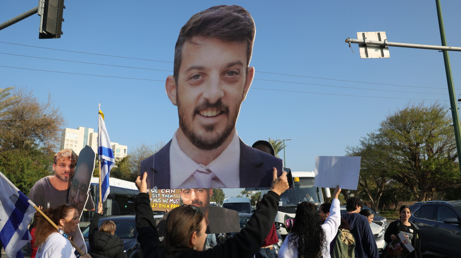 Media, Hamas consegner&agrave; gioved&igrave; i corpi di 5 ostaggi