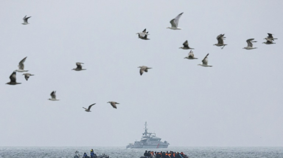 EU set to back migrant 'return hubs' 