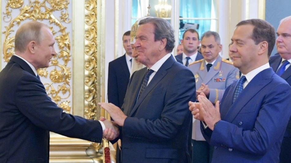 El excanciller alem&aacute;n Schr&ouml;der recurre la retirada de sus privilegios pol&iacute;ticos
