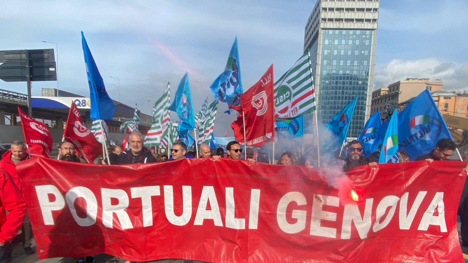 Sindacati, luned&igrave; presidio dei portuali al Mit