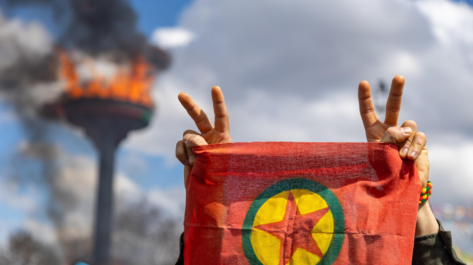 Il Pkk dice addio alle armi, cerimonia nel Kurdistan