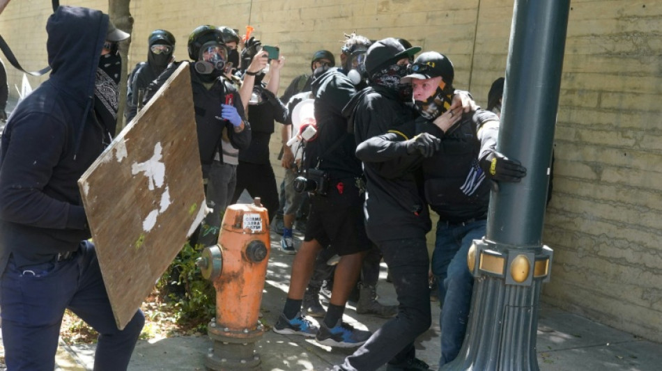 Membros do Antifa são acusados de terrorismo por ataque ao ICE