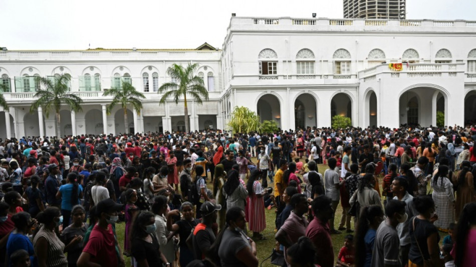 Sri Lankas Pr&auml;sident Rajapaksa auf die Malediven geflohen