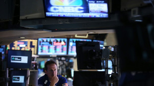 Wall Street ouvre en baisse, les taux obligataires continuent &agrave; grimper