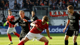 Frankfurt mit Liga-Pleite im Gep&auml;ck nach Barcelona