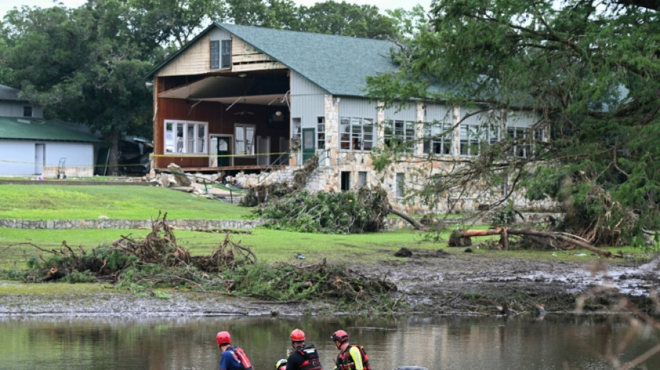 Número de mortos passa de 100 no Texas e novas tempestades estão previstas