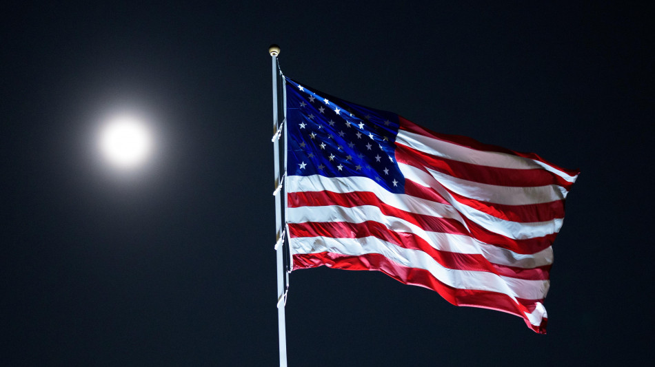 Tajani, 'bruciare le bandiere americane non ha senso'