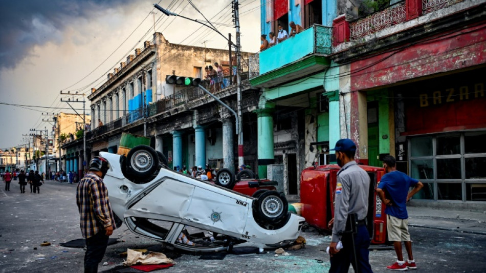 A Cuba, pleurs et tension au proc&egrave;s des 33 manifestants du 11 juillet