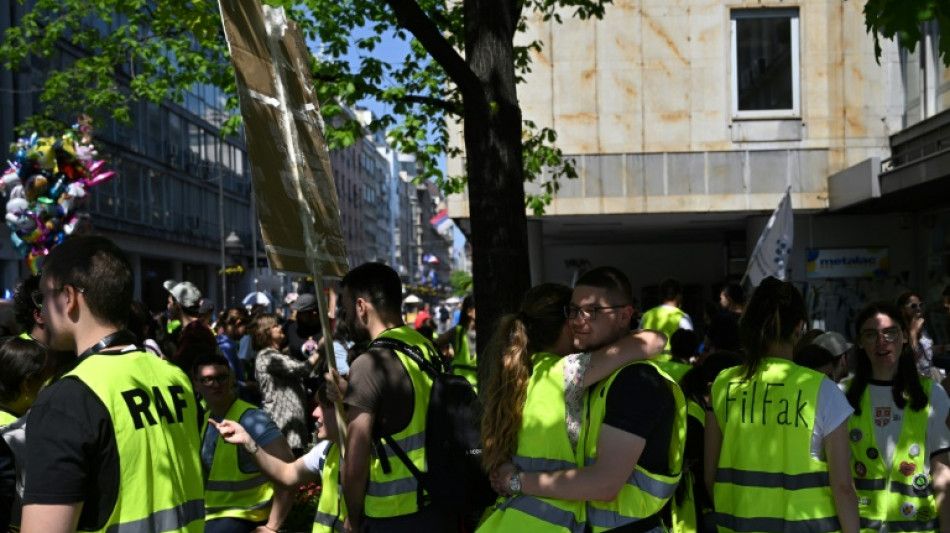 Serbien: Erste gemeinsame Großdemonstration von Studenten und Gewerkschaften 