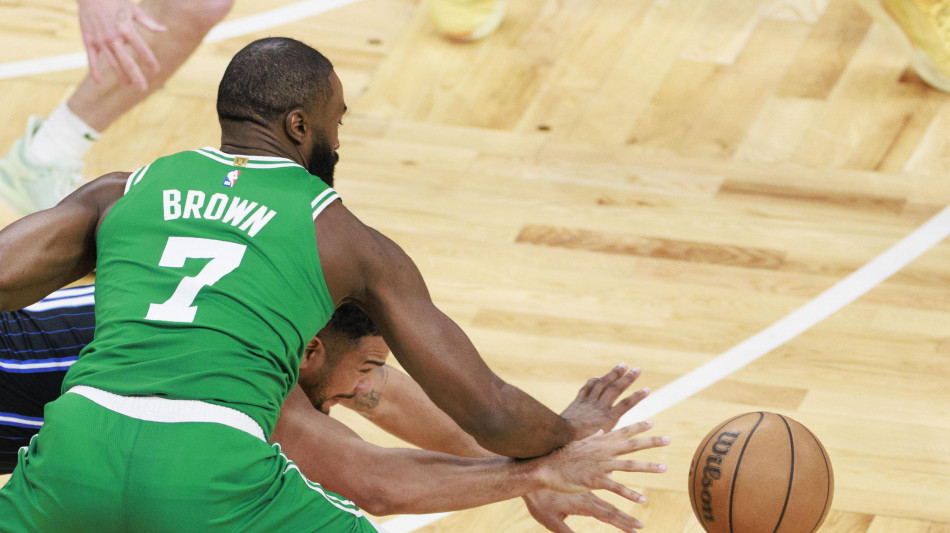 Nba: prima sconfitta per i Sixers, Bulls imbattuti