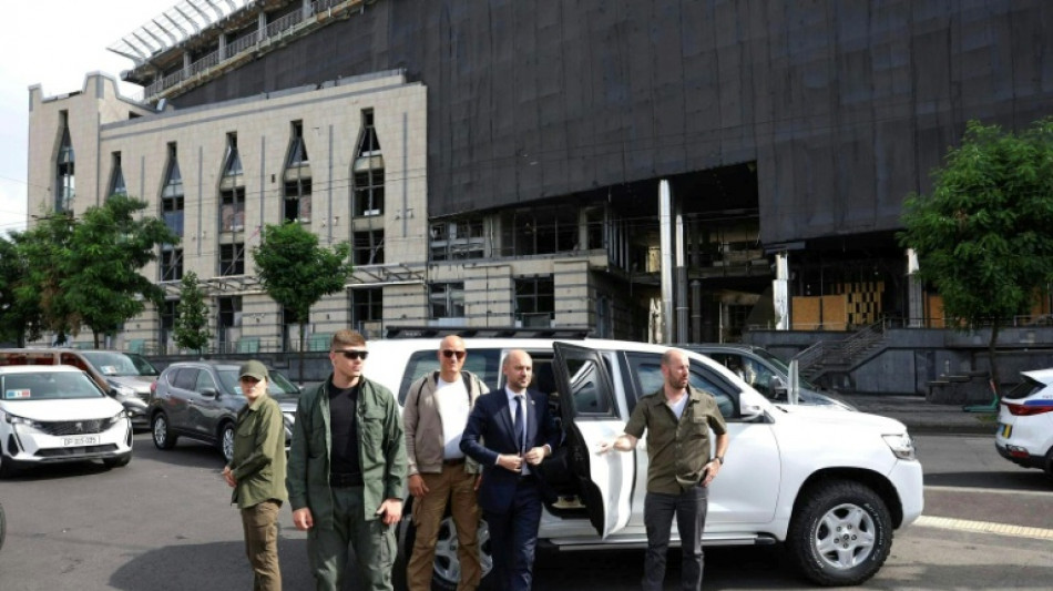 UK calls for 50-day drive to arm Ukraine