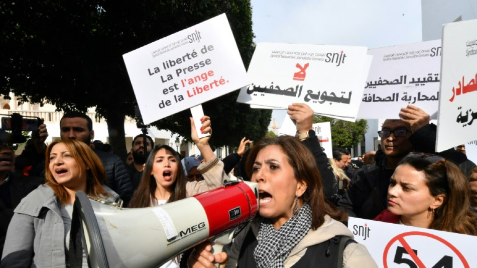 Tunisie: des journalistes d&eacute;noncent "l'intimidation" du pouvoir
