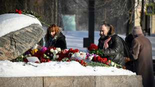 A Moscou, des Russes continuent d'honorer la m&eacute;moire de Navalny
