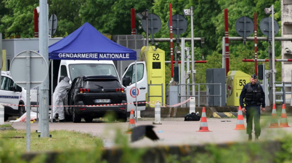 Attaque d'Incarville: Macron rendra un hommage national mercredi aux deux surveillants p&eacute;nitentiaires tu&eacute;s