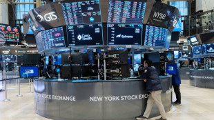 Wall Street ouvre en baisse, glac&eacute;e par un rebond de l'inflation
