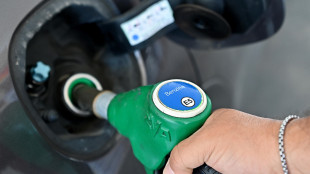 Staffetta, prezzo benzina cala, self a 1,708 euro al litro